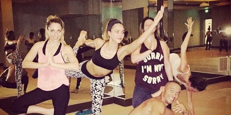 Image of Jessica Alba working out