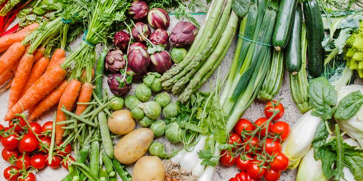 Photo of various vegetables that help digestion